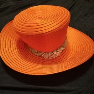 Large church/derby styled hat NWOT